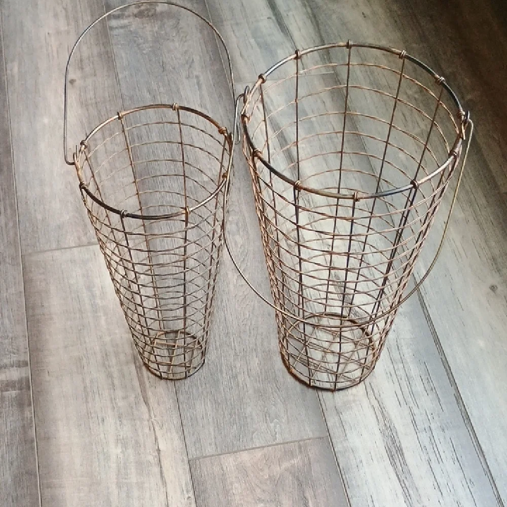 Brown Wire Basket Set with Geometric Design